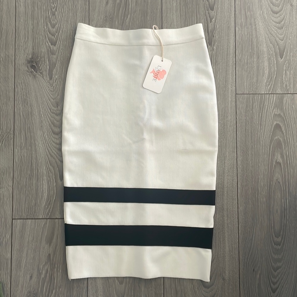 L’atiste high waisted midi skirt m. NWT